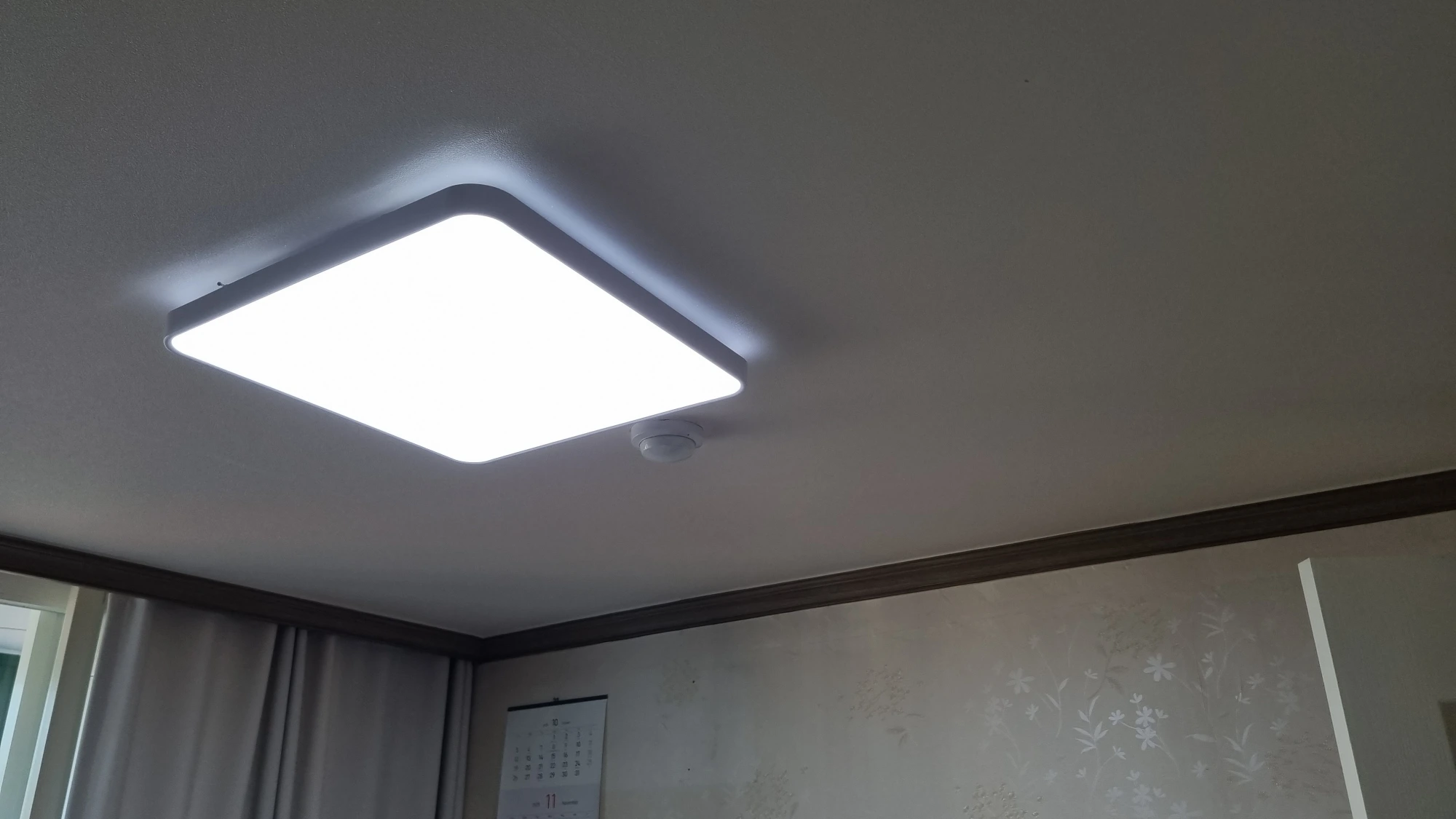 전등 불 켜진 모습