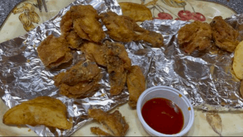 부암동 계열사 치킨 - 접시에 펼쳐진 영상