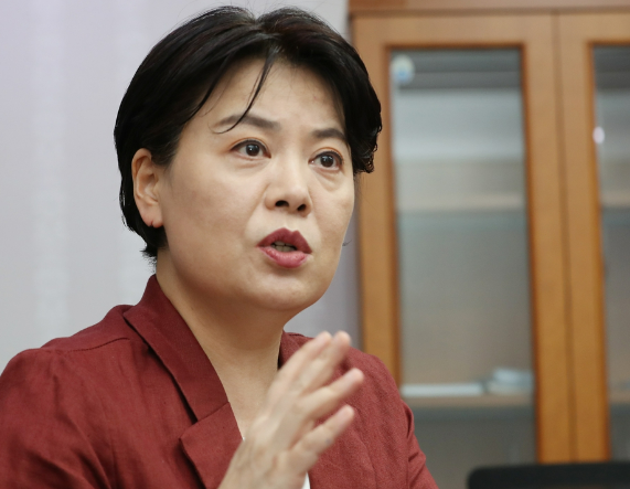 윤희숙 위원장 누구? 국민의힘 혁신 조타수, 프로필부터 경력까지 알아보기