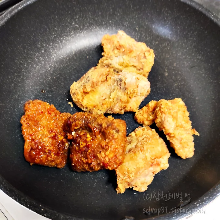 식은 치킨 후라이팬 데우기