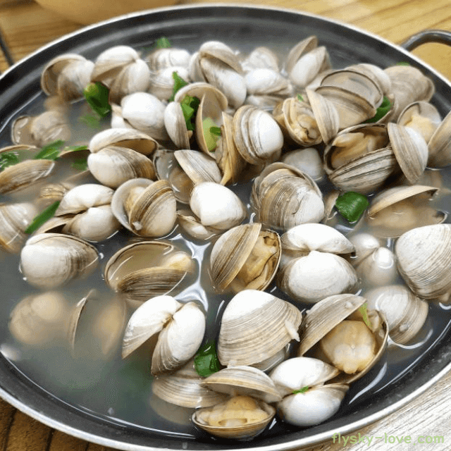 백합조개로 끓인 백합조개탕