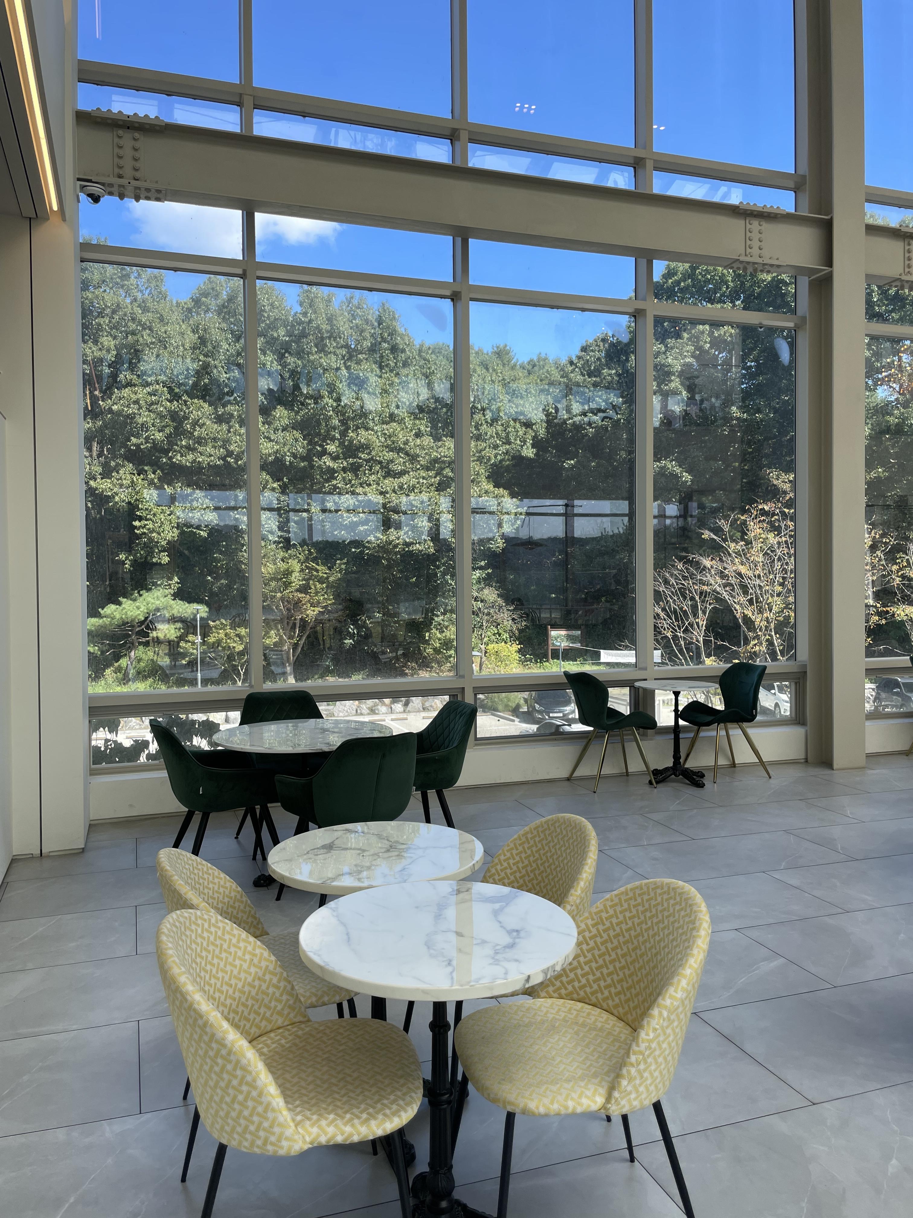 파주 공릉저수지 대형카페 모쿠슈라 프렌치카페