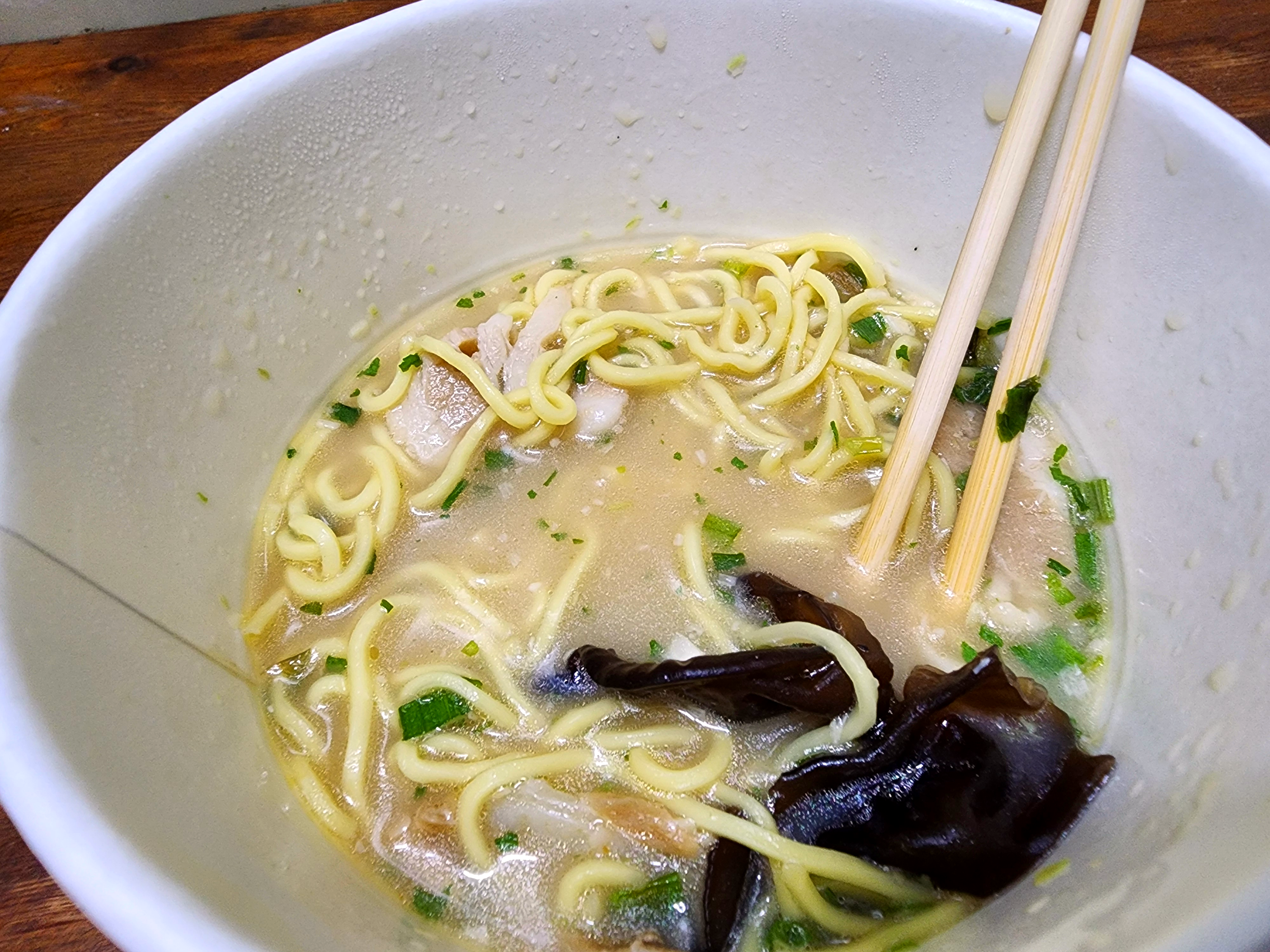 GS25편다이닝장호준돈코츠라멘