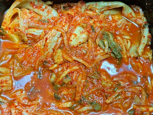 통에-들은-묵은-김치