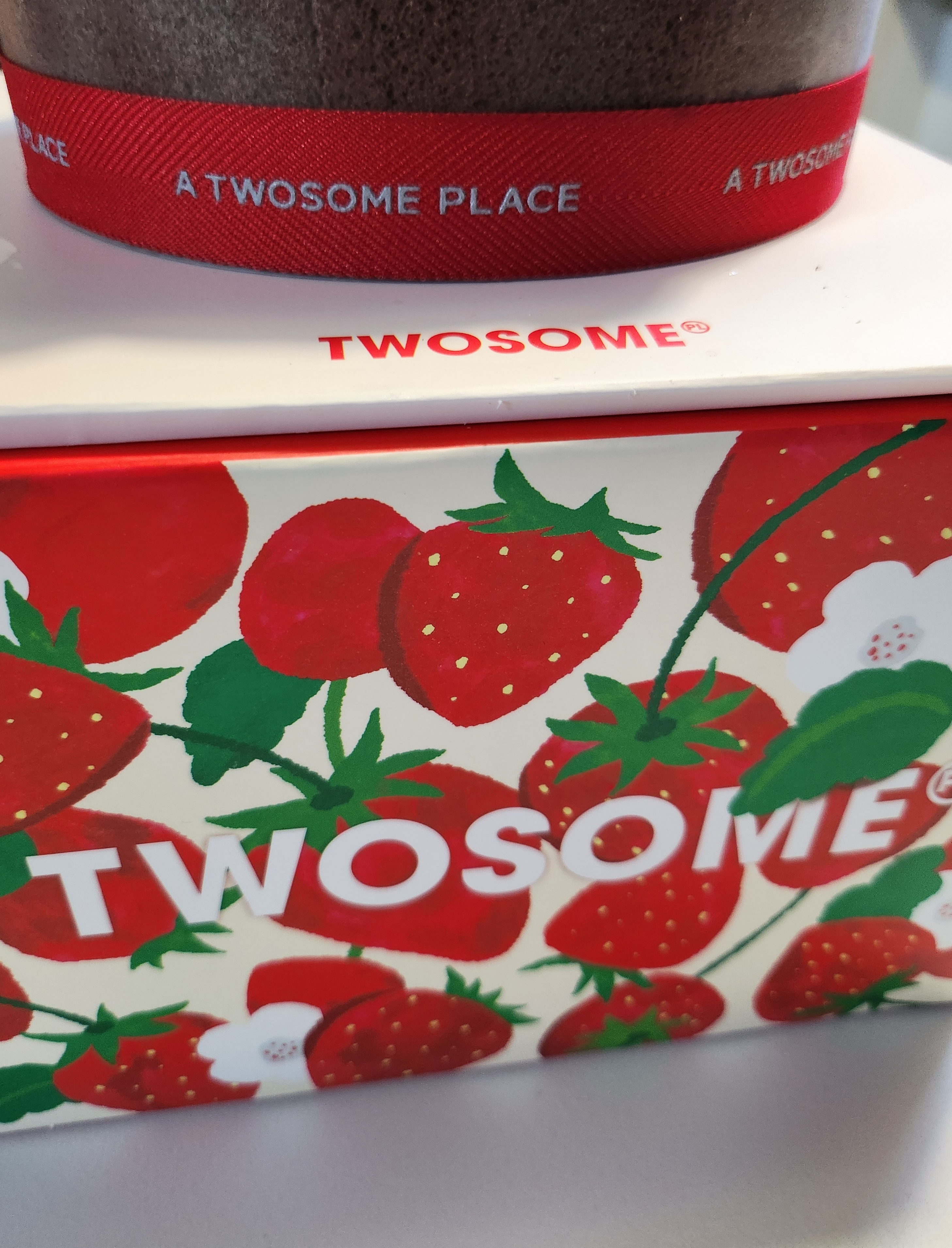 투썸플레이스 딸기 케이크 내돈내산 후기, 초코와 딸기 조합 솔직 리뷰 3