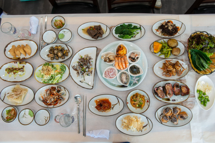 고소한 전어구이, 전어회무침, 전어, 제철 모둠회 경남 사천 삼천포 맛집 추천 생방송투데이 리얼맛집 오늘방송 보고 먹고 즐기고! 3GO