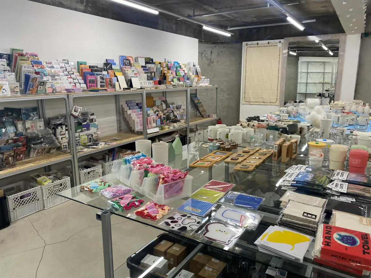 수원-행궁동-데이트-코스-구경하기-좋은-대형-소품샵-비옥-행궁점