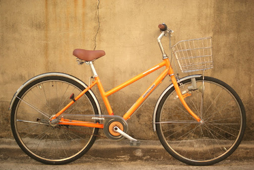 공공장소에 방치된 자전거 사례