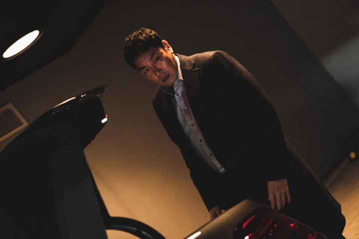 박강운역의조진웅