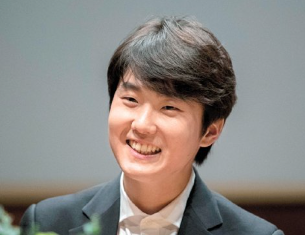 조성진 웃음