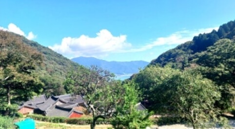 남해 용문사 : 호국 불교의 성지 산 아래 용연이 있어 용문사