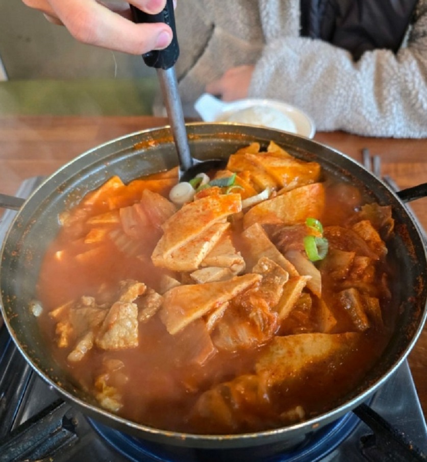 3천원김치찌개-정릉시장-이문수-신부