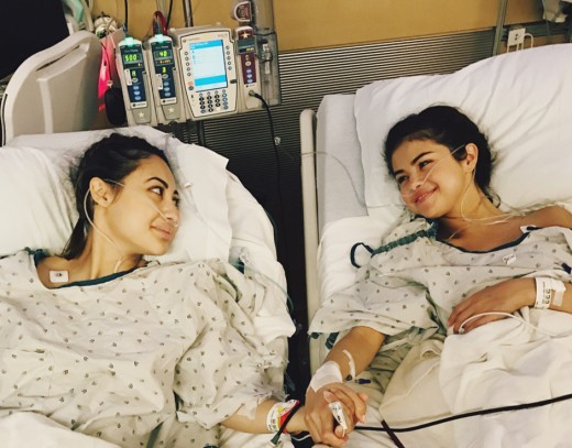 신장 이식 수술을 받는 셀레나 고메즈