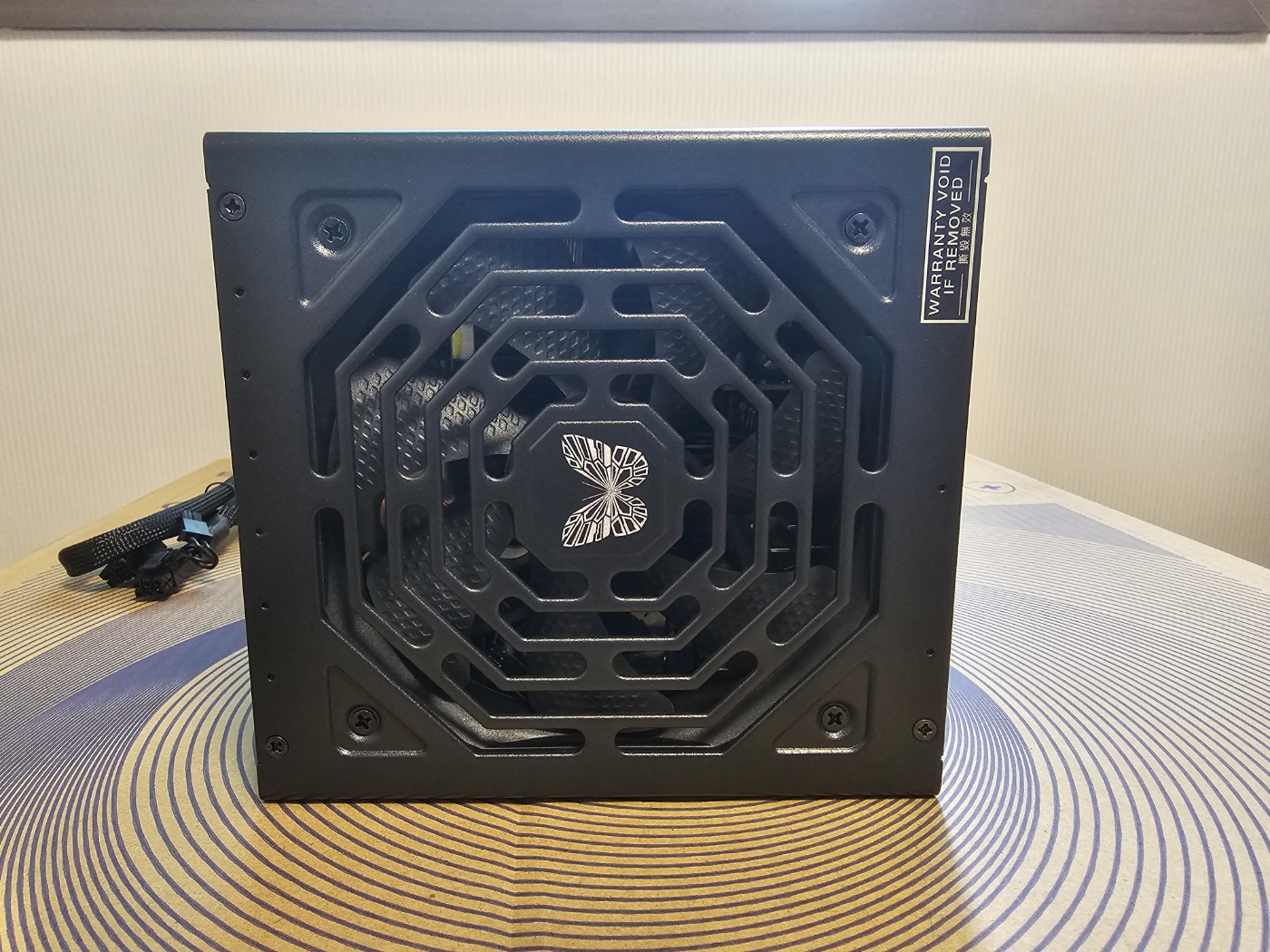 SuperFlower_SF-750F14HG_LEADEXIII_GOLD_윗면