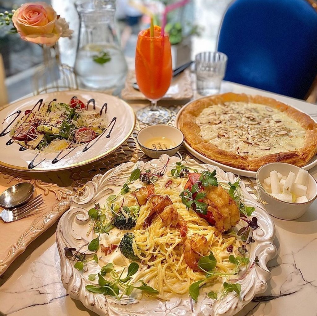 유니의우아한식탁