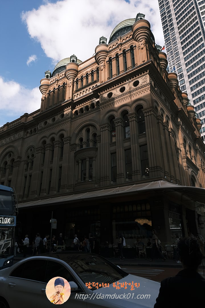 Oueen Vlctoria BuiIding