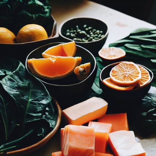 골절 회복에 도움이 되는 음식은 미역, 멸치, 고등어, 시금치등이 있음