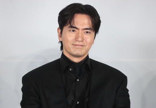 이진욱