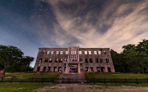 철원 노동당사 여름밤 풍경 사진