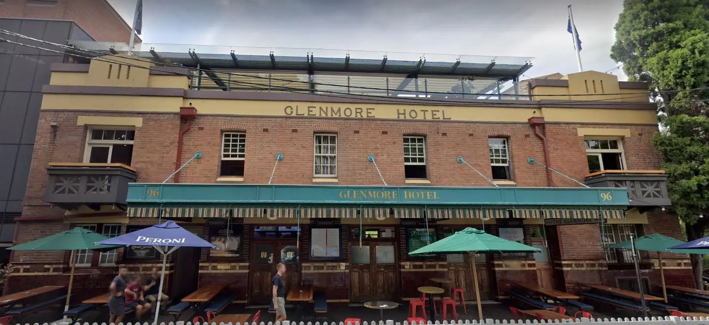 호주-시드니-여행-가이드가-추천한-분위기-좋은-술집-TOP3-더-글랜모어-호텔-바-전경-사진