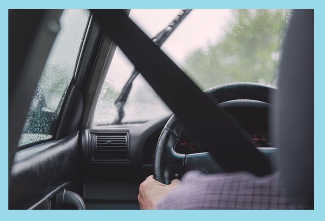 운전자석-뒷모습