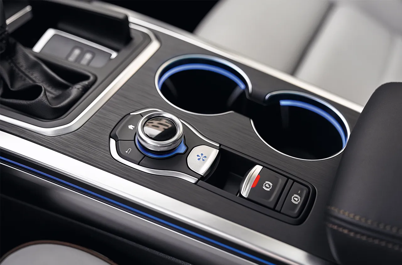 르노 SM6 이미지