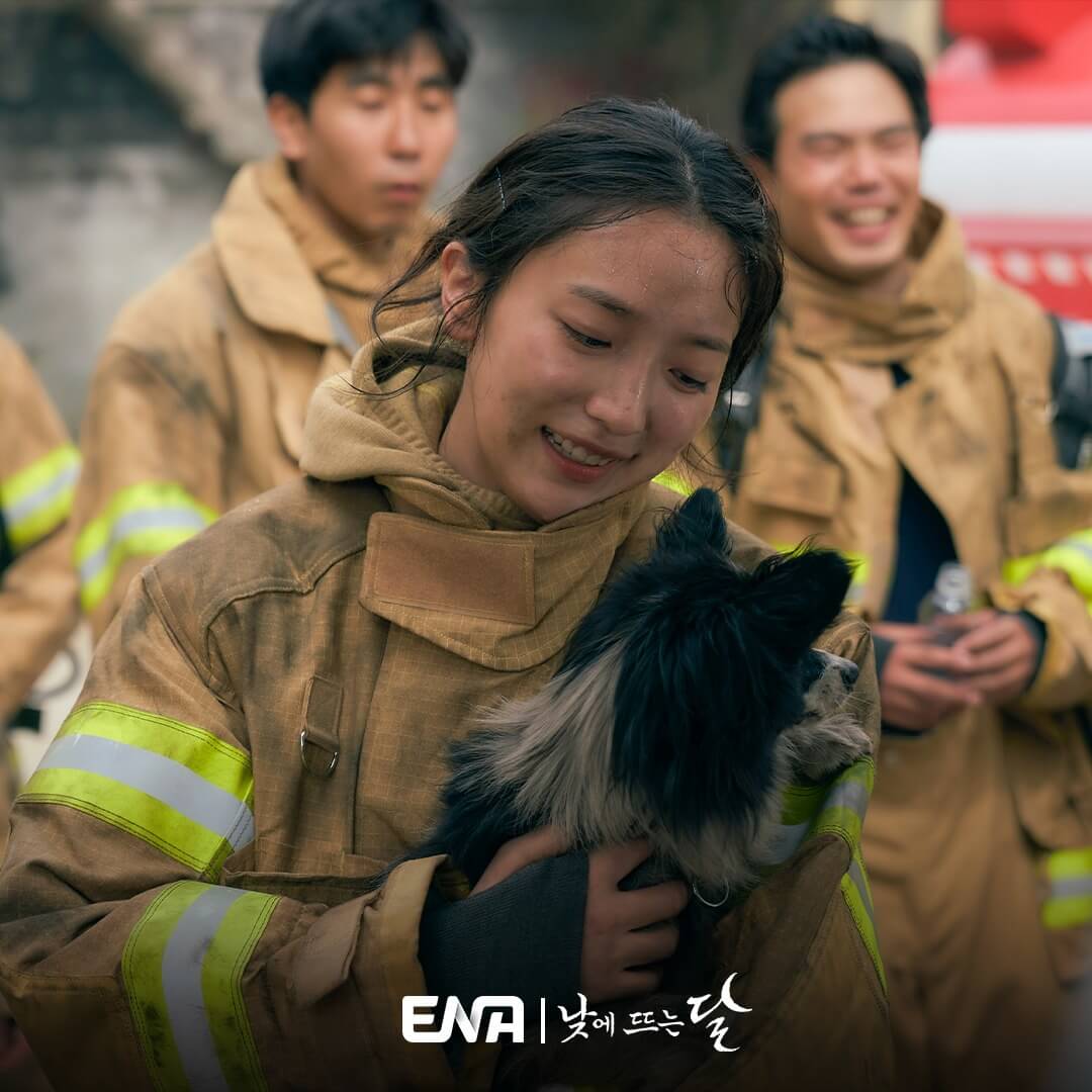 낮에뜨는달-표예진-강영화