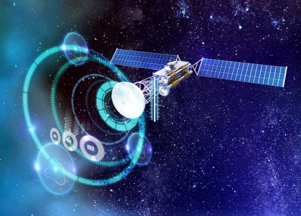 위성 통신 시스템에서 주파수 대역 선택의 기술적 의미