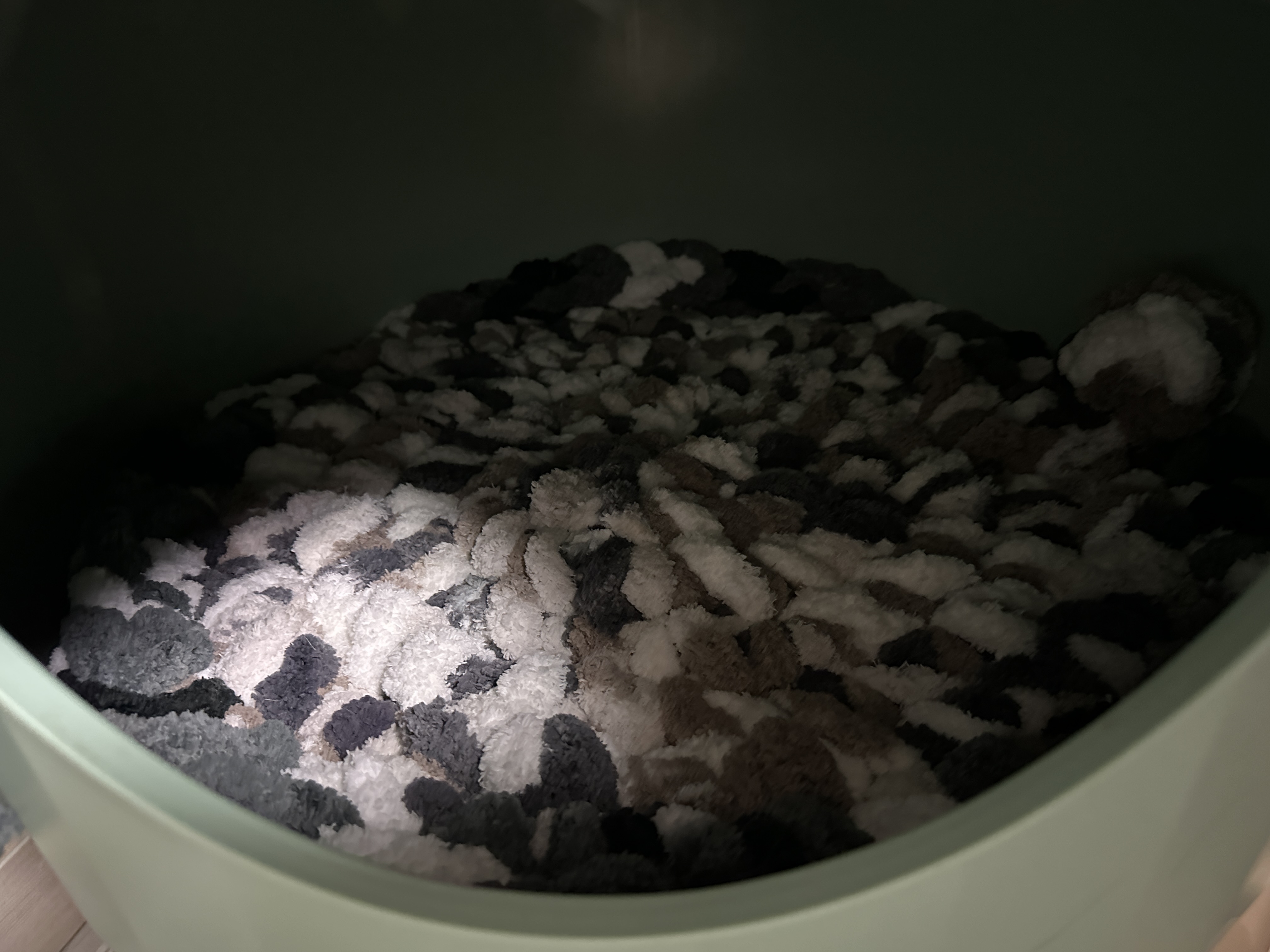 청키수면사로_만든_고양이들방석_6