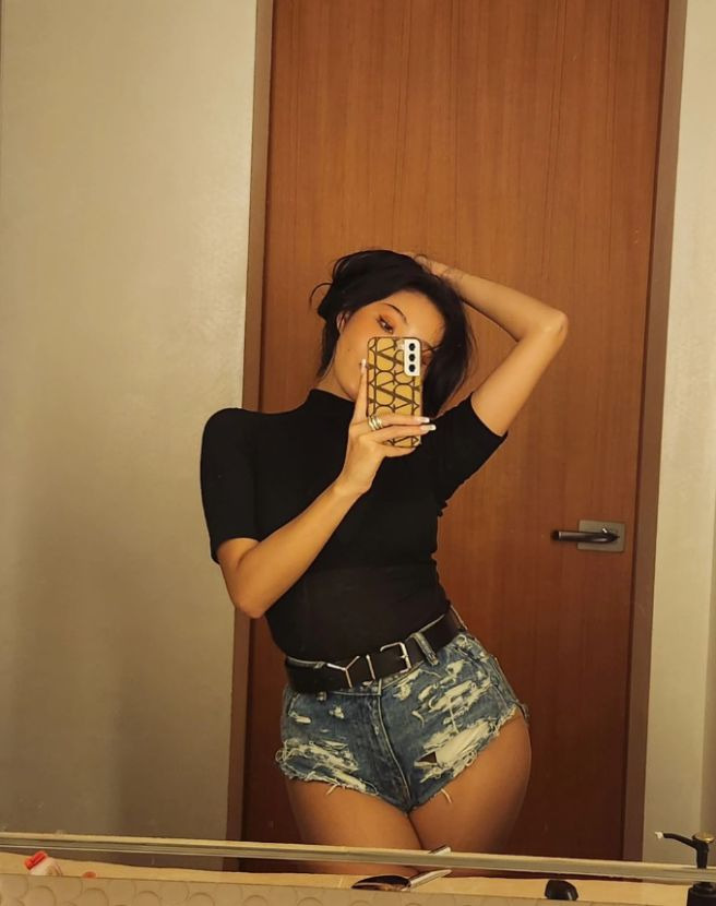 가수 화사 데뷔