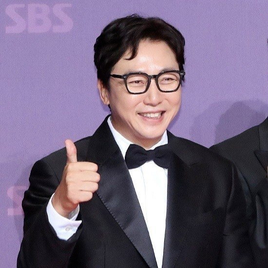 엄지척하는 탁재훈