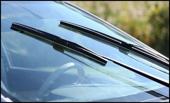 자동차 와이퍼 사진