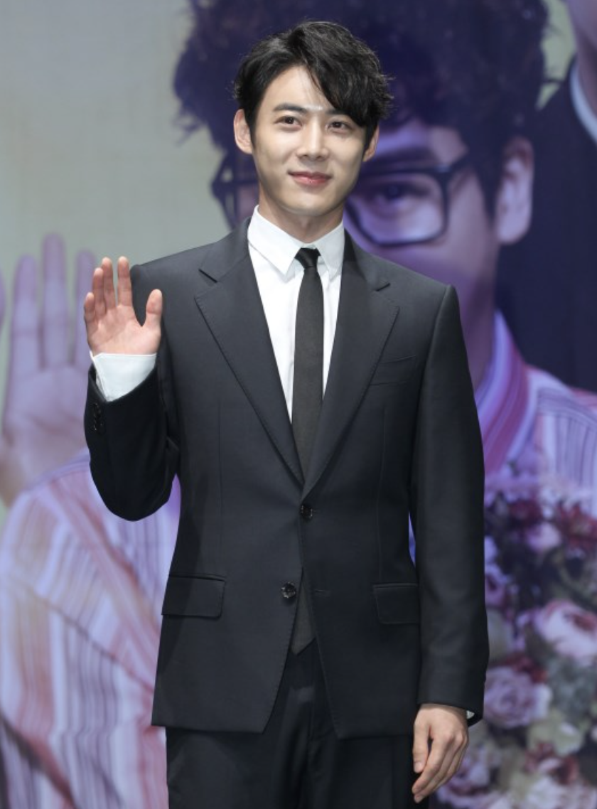 배우 유일4