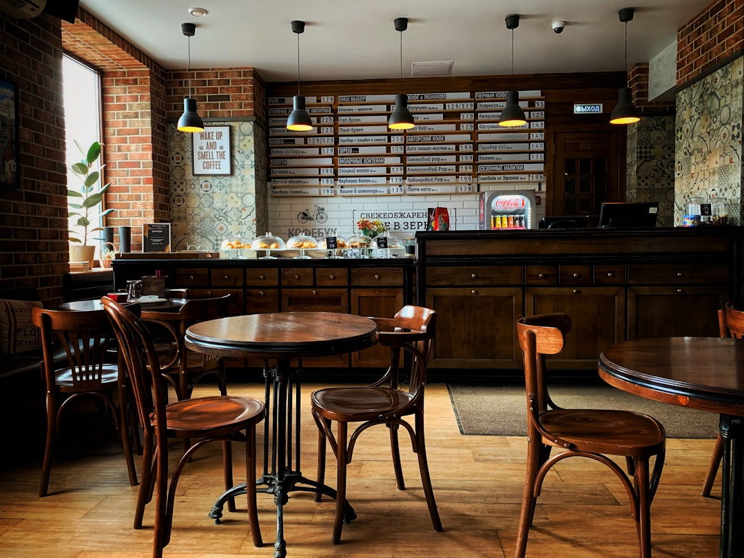 café