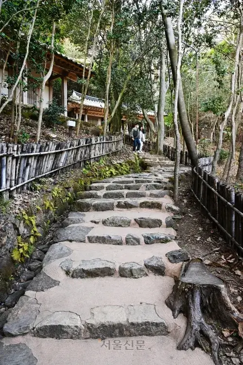 강진 무위사 극락보전, 20년대 마지막 관람 기회?