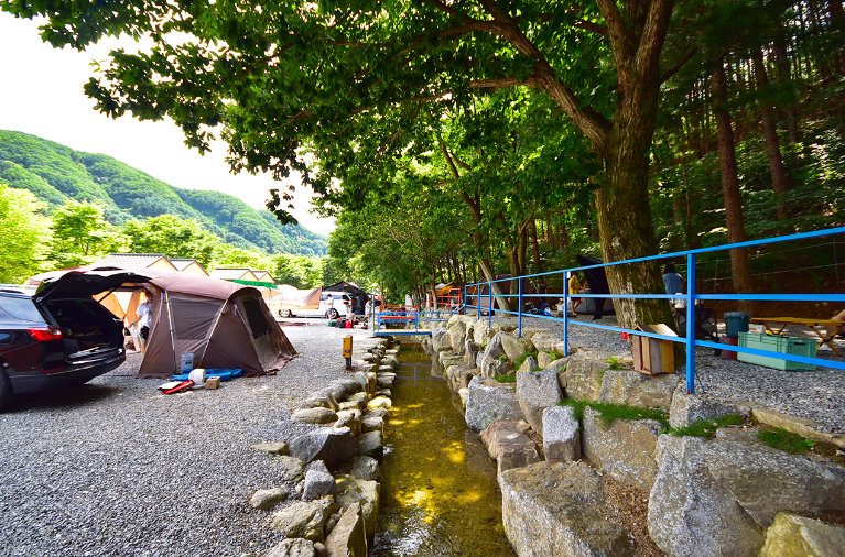 경기-가평-물의나라-캠핑장-사진-입니다.