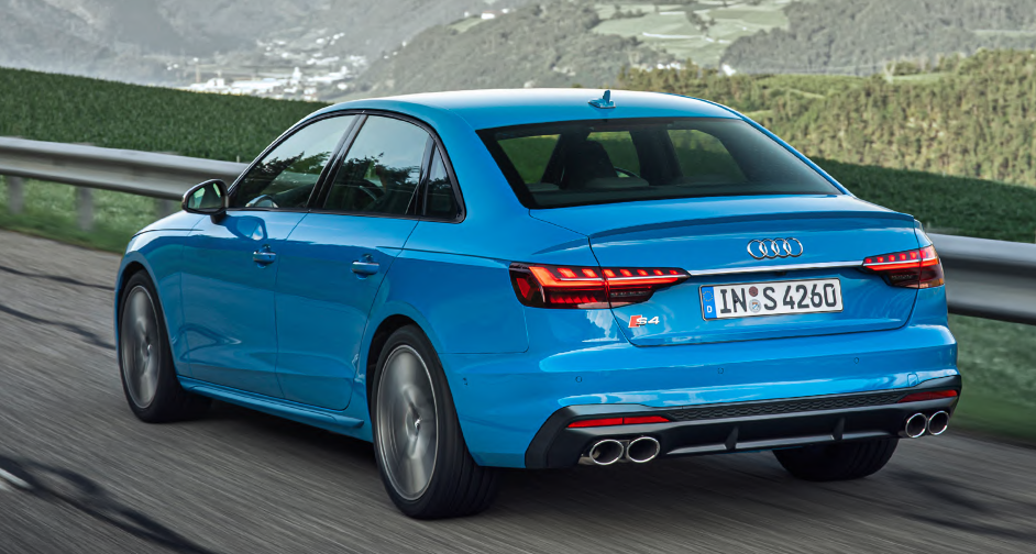 아우디 S4