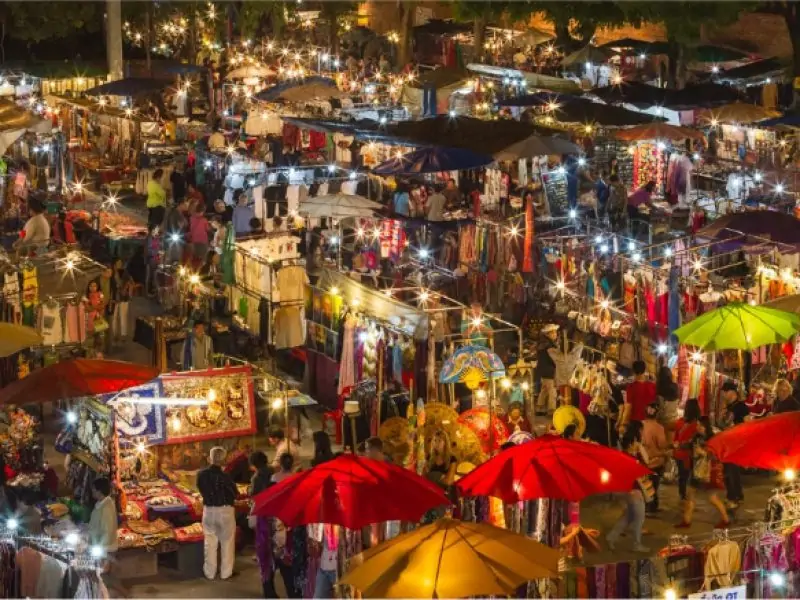 치앙라이 야시장 (Chiang Rai Night Bazaar)