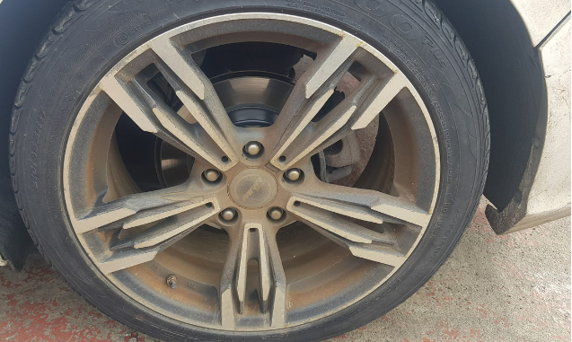 브레이크-디스크-녹슨차