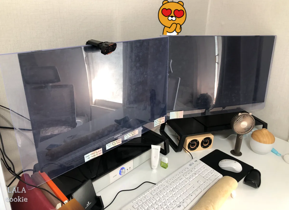 블루라이트-차단-모니터-필름-추천-후기-장착한-모습-모니터-2대