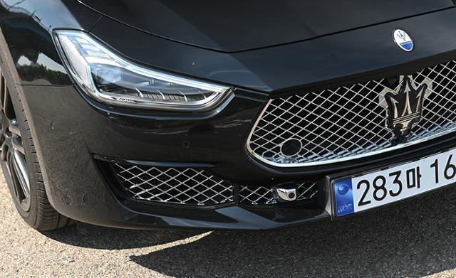 [시승기] 전동화 시대를 앞둔 마세라티의 선택 &ndash; 마세라티 기블리 GT 하이브리드