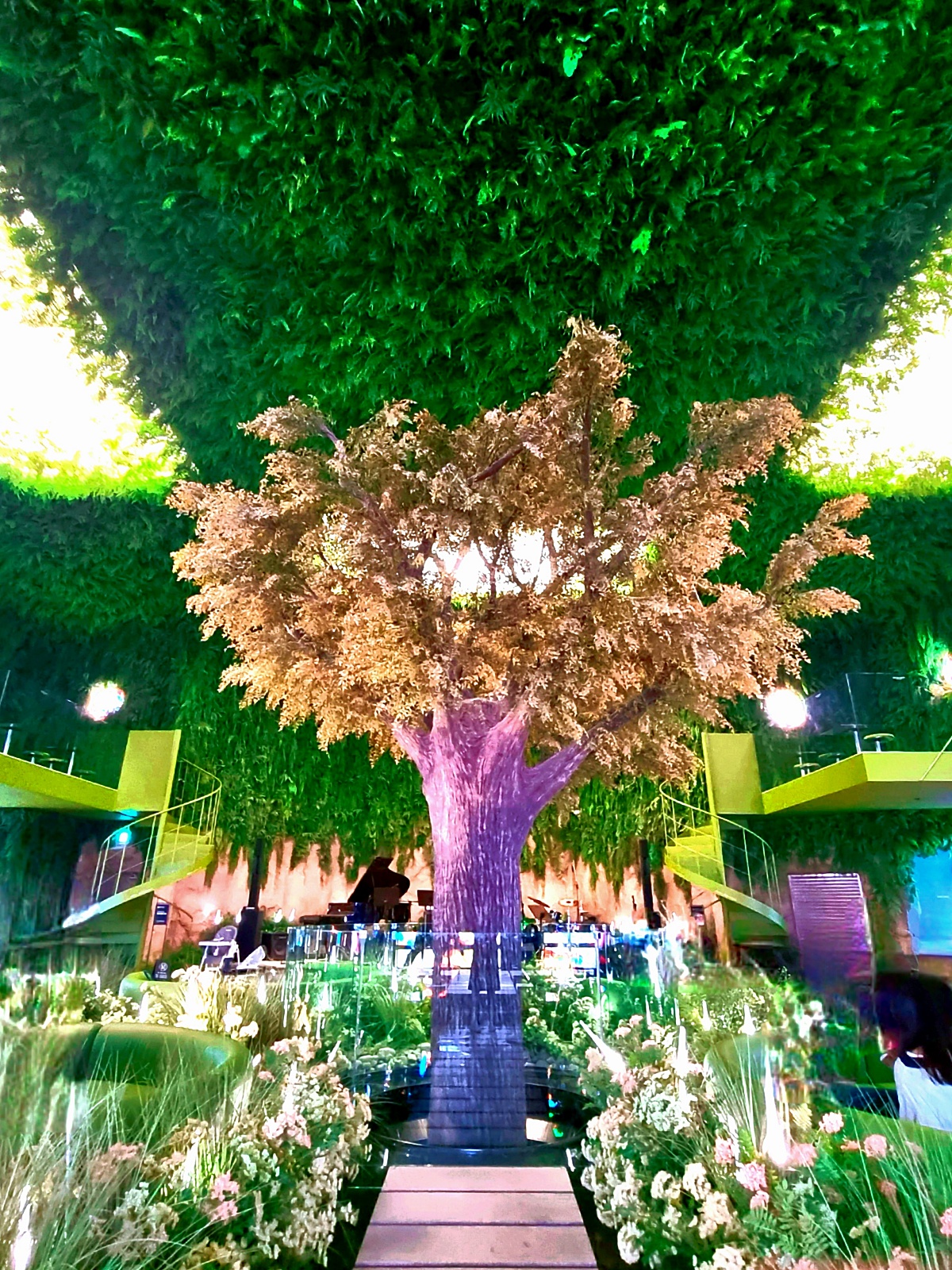 인천 핫플 영종도 을왕리 메이드림 카페: 전시, 공연, 다이닝, 베이커리로 즐기는 유니크한 매력