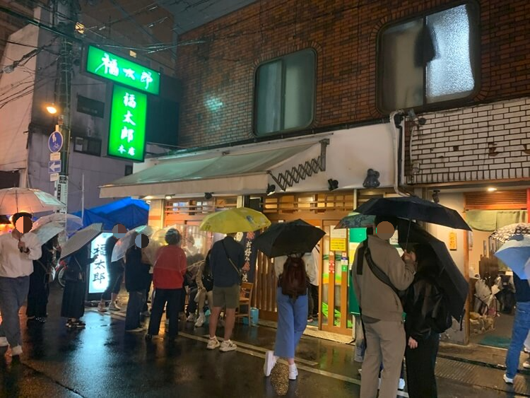 줄서있는 사람들