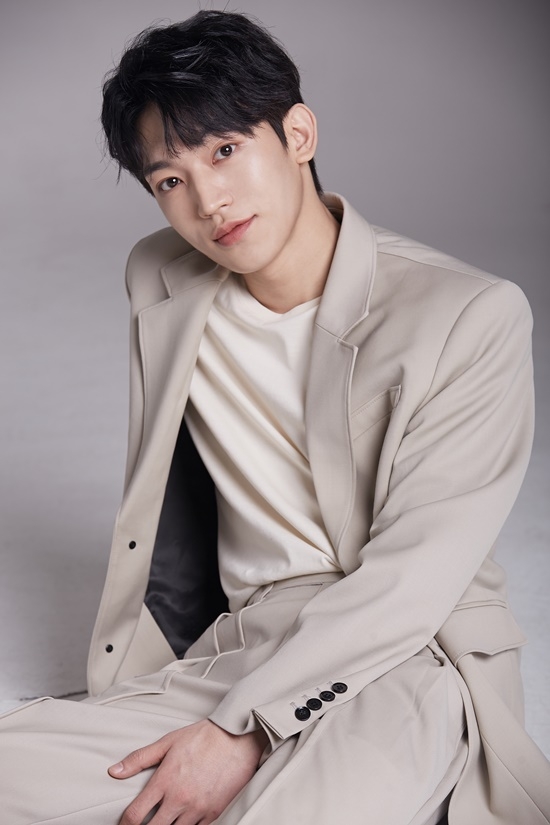 김현욱 말하지 않아도 알 수 있는 매력과 스타일