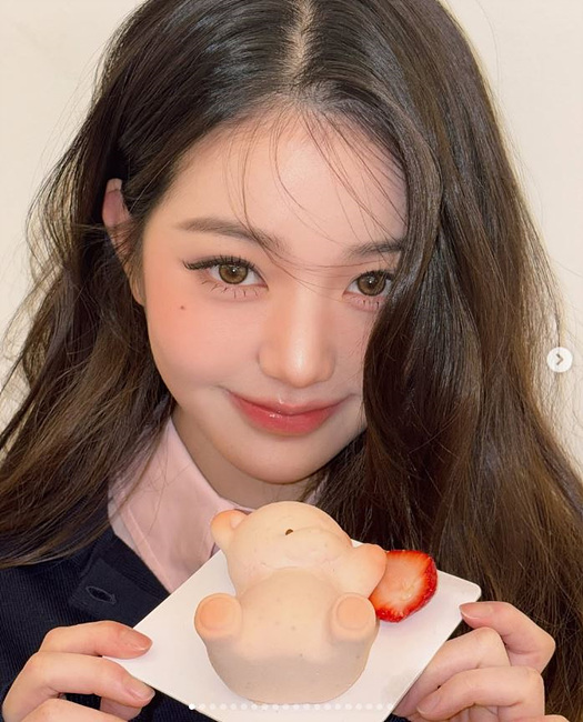 출처: 장원영 사진 공식 인스타그램 제공