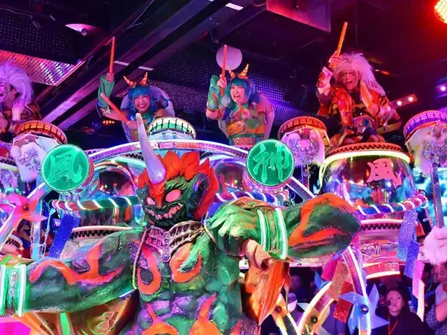 신주쿠 로봇레스토랑