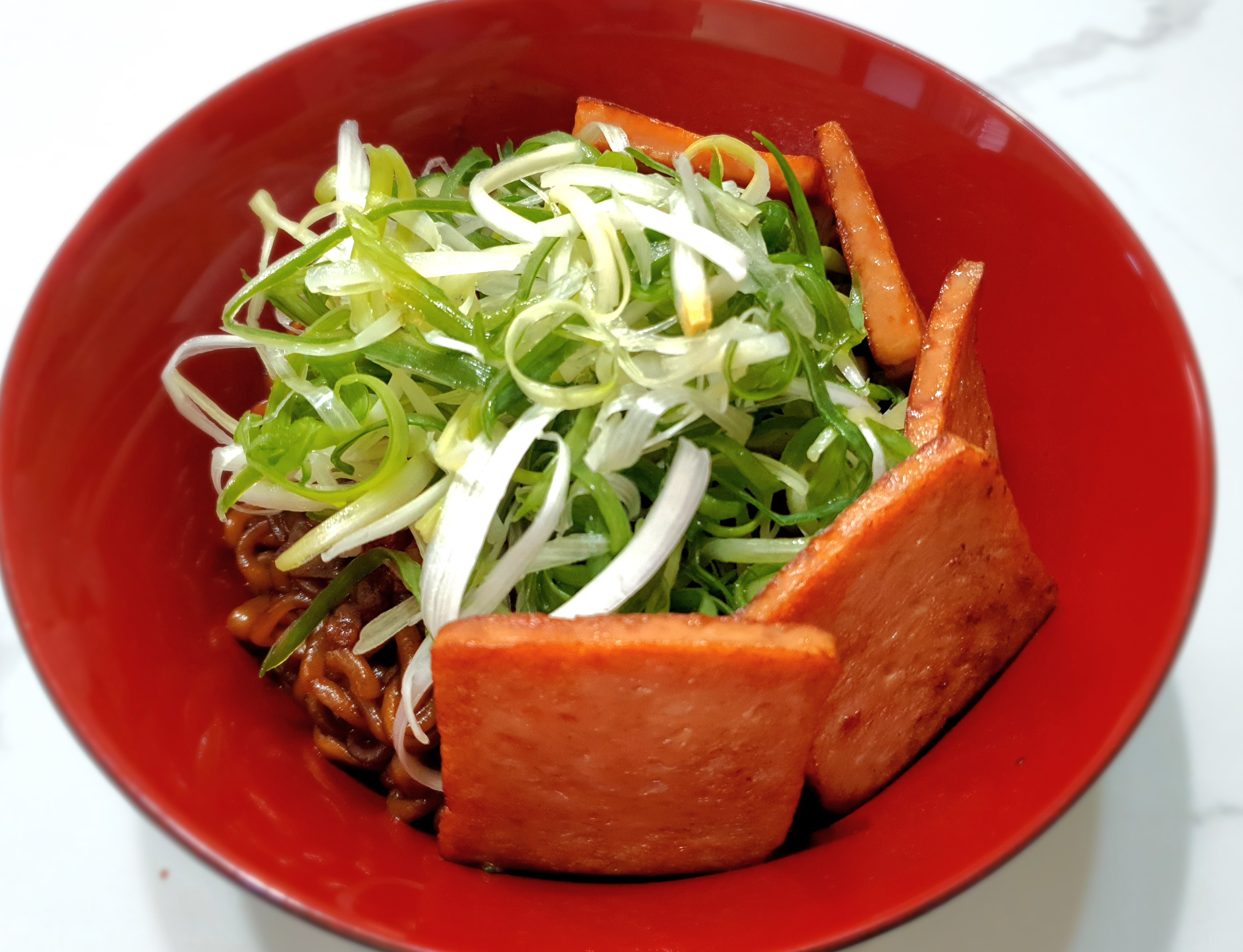 새로운-짜장라면을-먹어봤습니다.