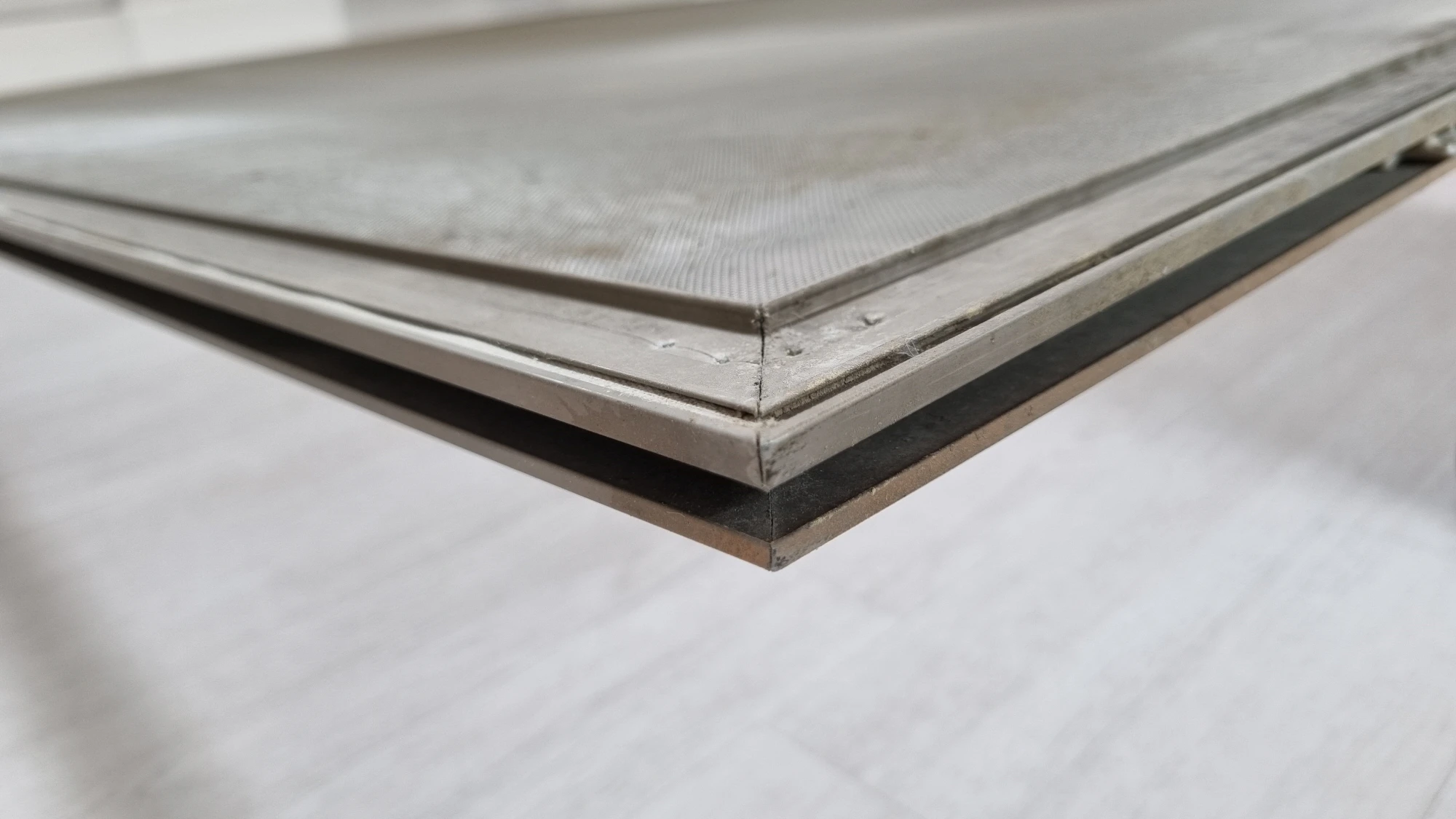 알루미늄 방충망 롤러 빼는 방법