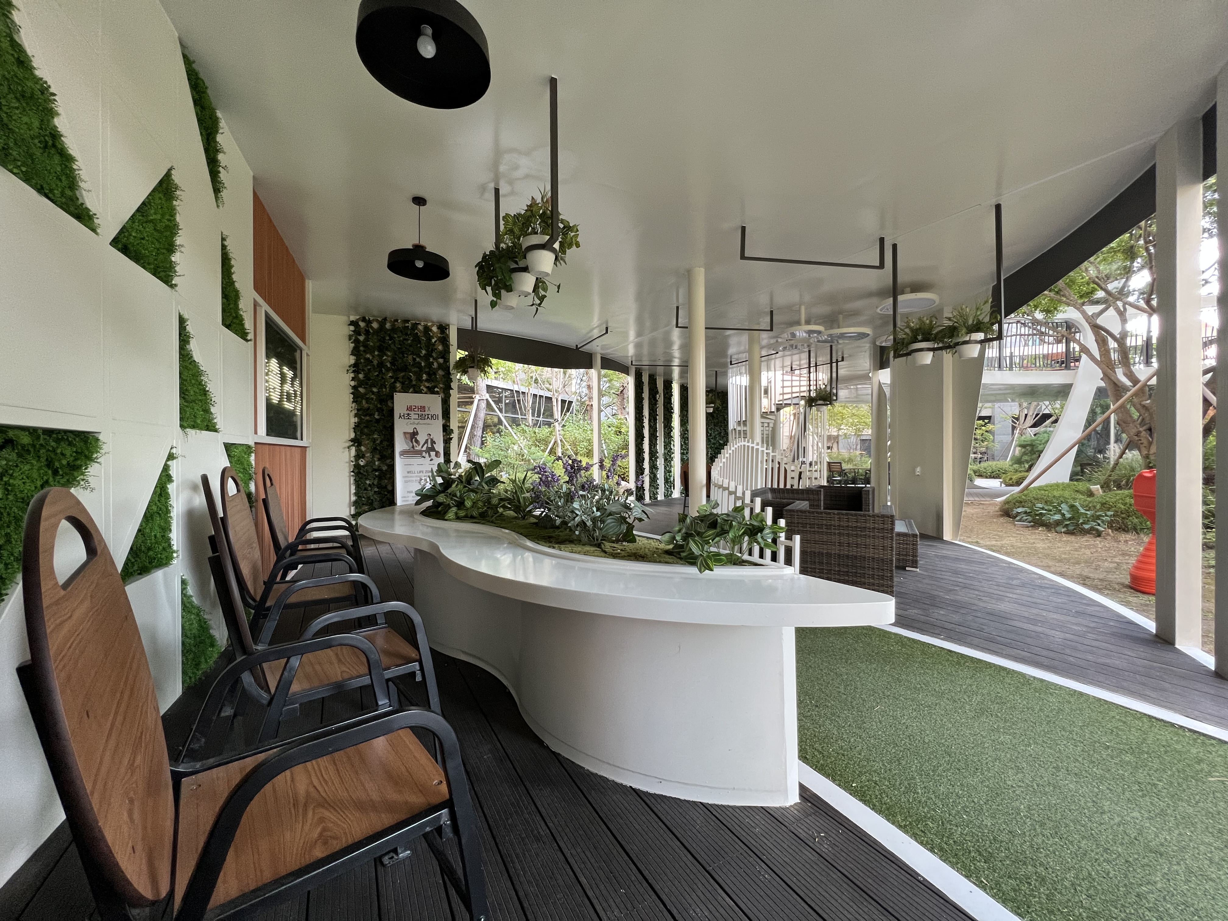 서초그랑자이 티 하우스 1층 내부