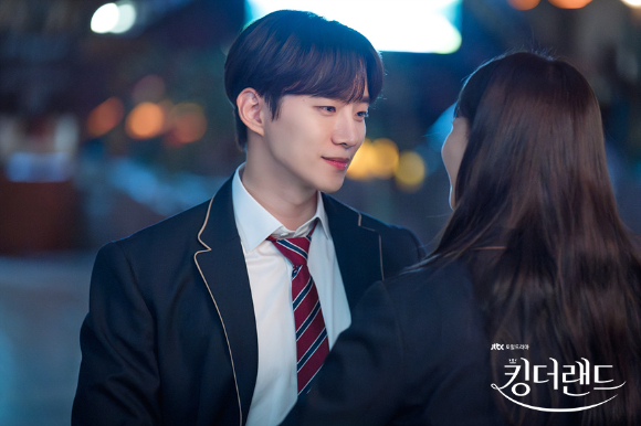 '킹더랜드' 이준호가 명실상부 '로코킹'으로 우뚝 섰다. [사진=JTBC]